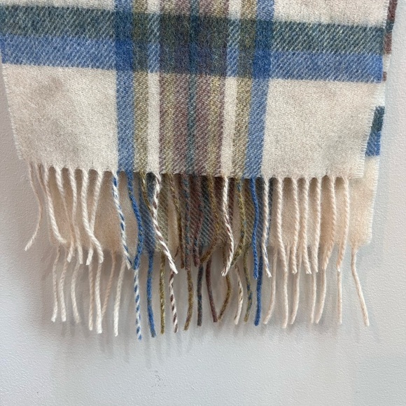 Blarney 100% Lambswool Cream and Blue Plaid Scarf - Picture 3 of 4